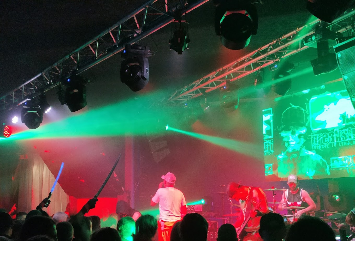CONCERT — SALLE COMBLE